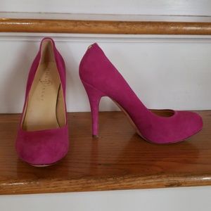 Fuchsia suede Ivanka Trump pumps size 8.5M